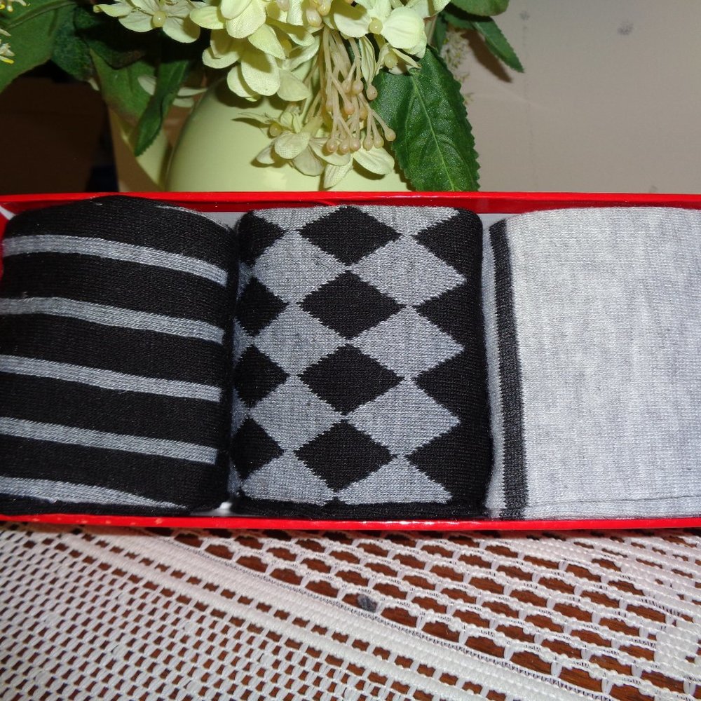 3 Pair Black & Grey Geometric Pattern Boxed Socks